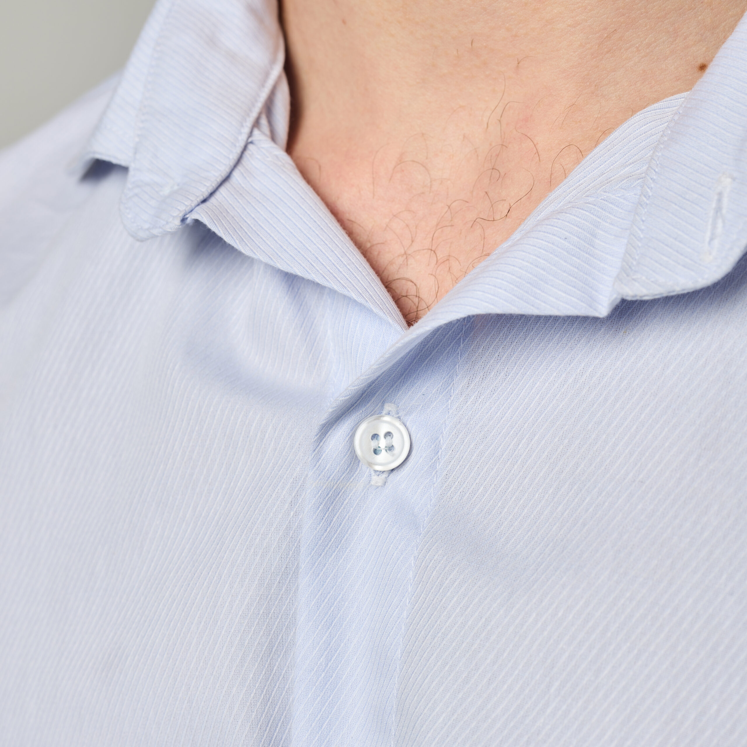 Camisa Verna celeste diagonal - Imagen 3